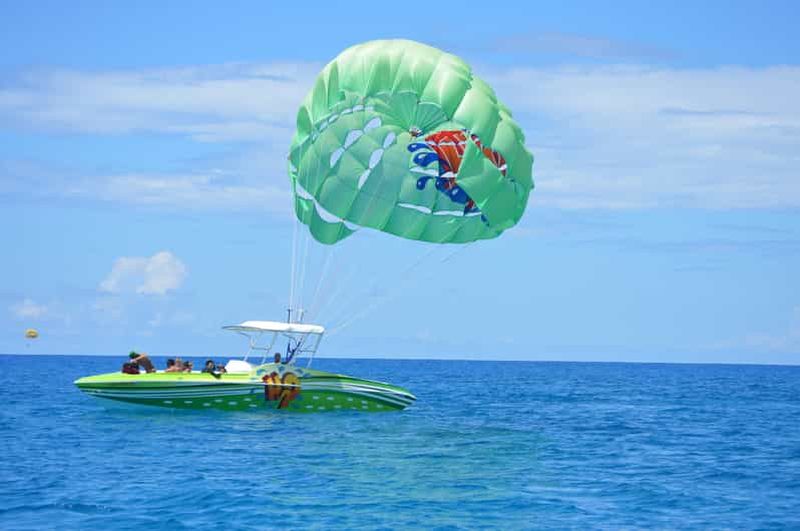 Billet Oahu : Parasail sur la baie de Maunalua avec vue sur le Diamond Head