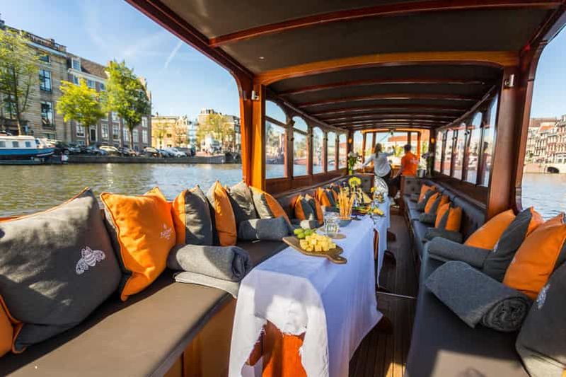 Billet Amsterdam : croisière en bateau-salon traditionnel avec fromages hollandais et vin