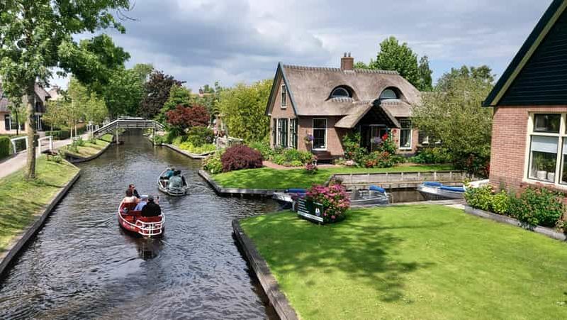 Billet Au départ d'Amsterdam : visite en petit groupe de Giethoorn avec tour en bateau