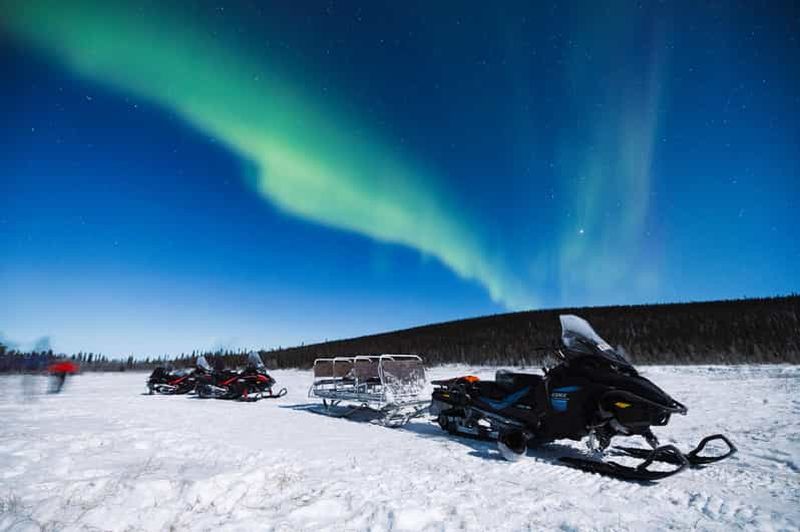 Billet Kiruna : excursion en motoneige à la recherche des aurores boréales