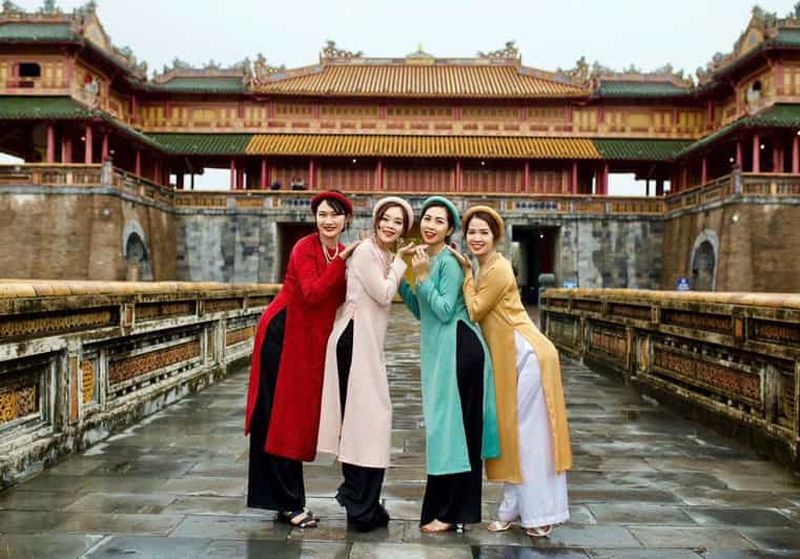 Billet Port de Chan May : visite privée d'une journée à Huế, la Cité impériale