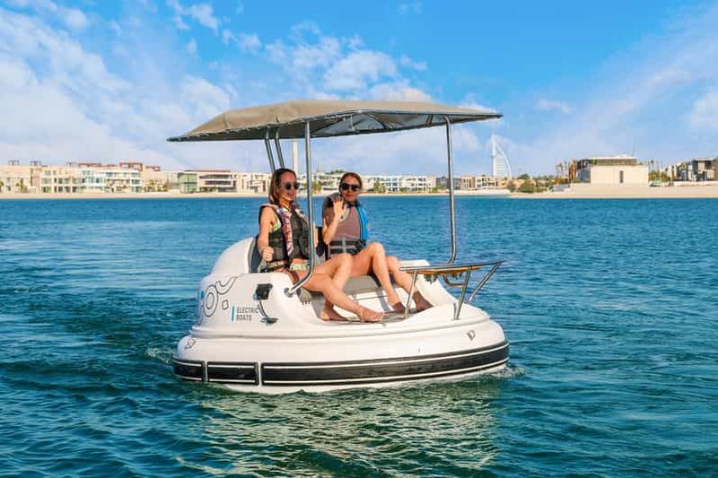Billet Dubaï : Tour en bateau à propulsion électrique sur le Palm Jumeirah