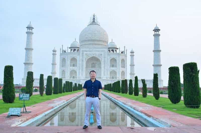 Billet Depuis l'aéroport de Delhi : visite guidée privée du Taj Mahal pendant votre escale