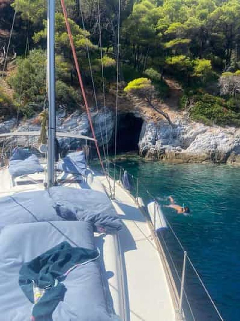 Billet Skiathos : excursion d'une journée en voilier avec pauses baignade et déjeuner