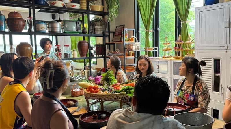 Billet Cours de cuisine thaïlandaise à Silom avec visite du jardin ou du marché