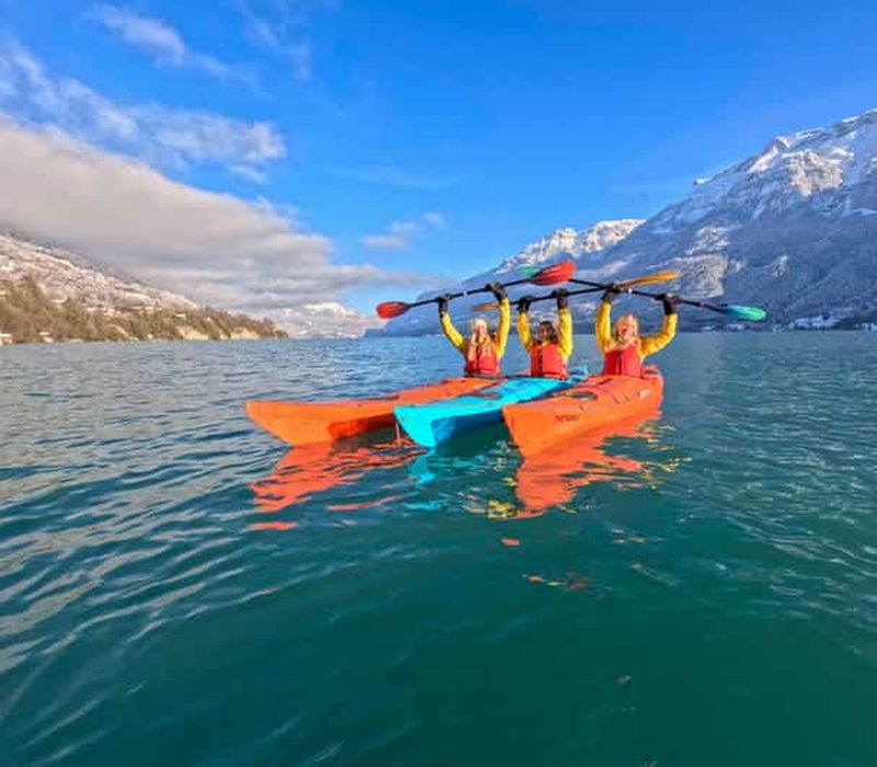 Billet Interlaken : Excursion hivernale en kayak en petit groupe sur le lac de Brienz