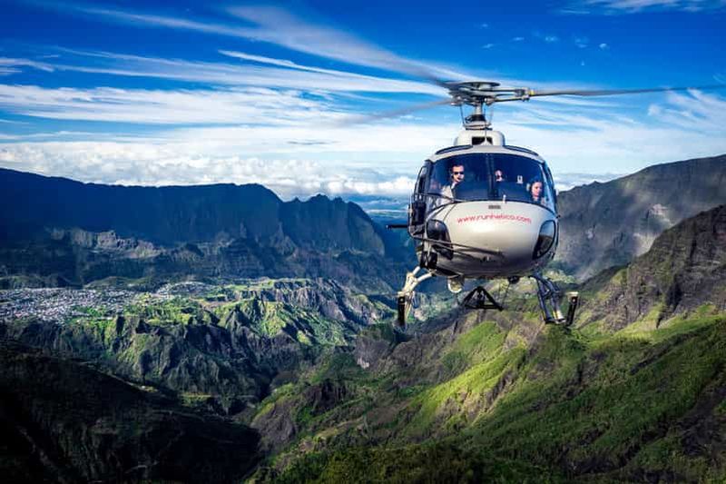 Billet Réunion : Vol en hélicoptère - Découvrez l'île intense vue du ciel