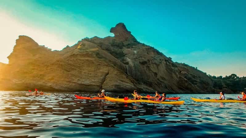 Billet La Ciotat : Visite guidée en kayak dans le parc national des Calanques