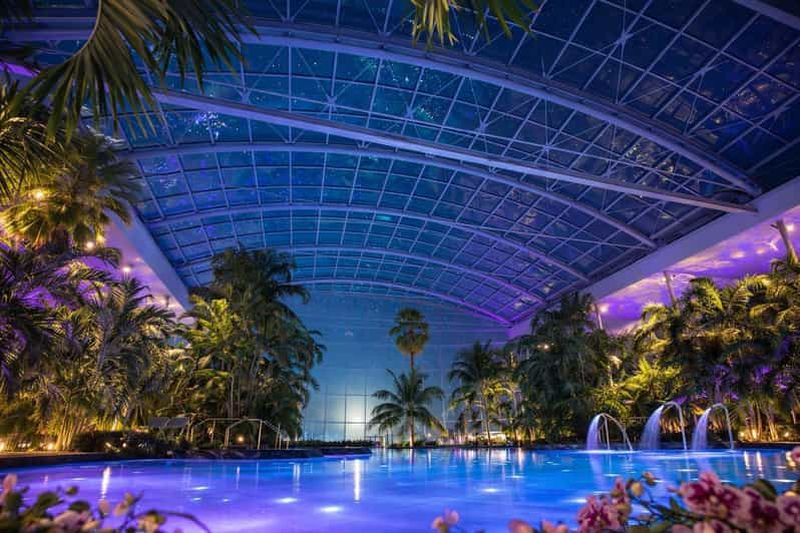 Billet Bucarest : billet pour le spectacle nocturne des thermes avec transfert