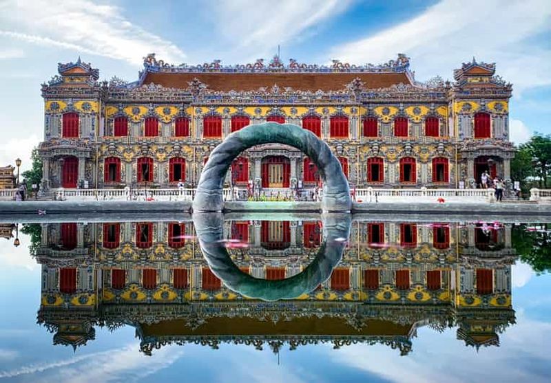 Billet Visite citadine de la cité impériale de Huế avec des experts locaux (billet inclus)