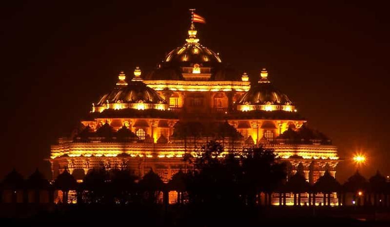 Billet Delhi : visite spirituelle avec la porte de l'Inde et le spectacle aquatique d'Akshardham