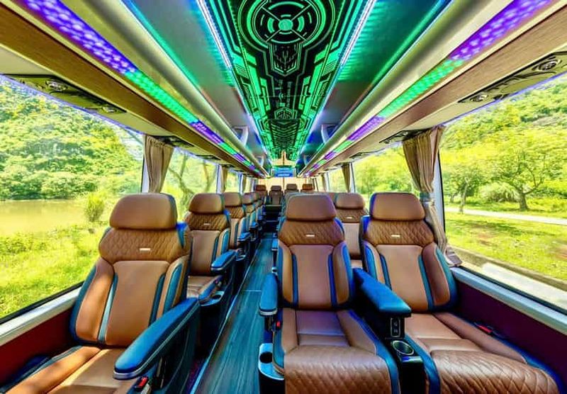 Billet Hanoï : transfert vers la baie d'Halong en bus limousine et options