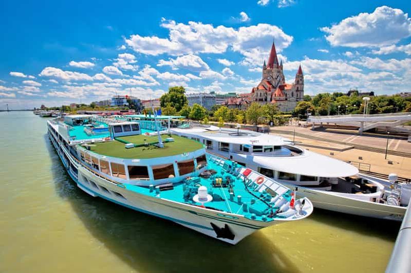 Billet Croisière sur le fleuve Vienne, visite à pied de la cathédrale Saint-Étienne