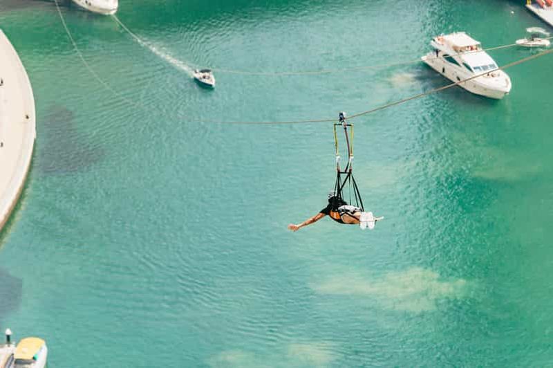 Billet Dubaï : Tyrolienne au-dessus de la marina avec photos et vidéo