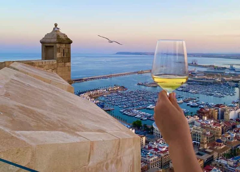 Billet Alicante : dégustation de vin et tapas au château de Santa Bárbara