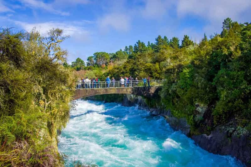 Billet Visite d'une journée : chutes de Huka, sources chaudes et plateau de tournage de Hobbiton