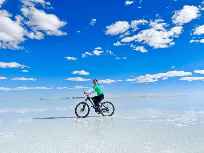 Billet Salar de Uyuni : excursion d'une journée avec coucher de soleil