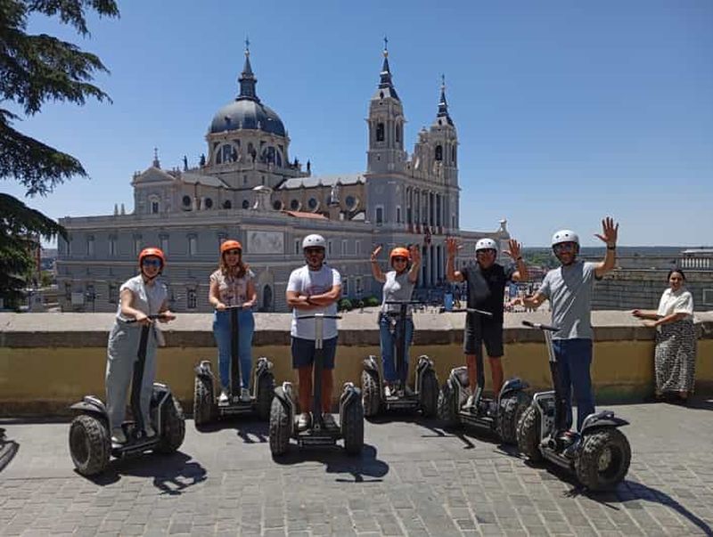 Billet Excursion privée en Segway à Madrid. Parc du Retiro - Centro Historico