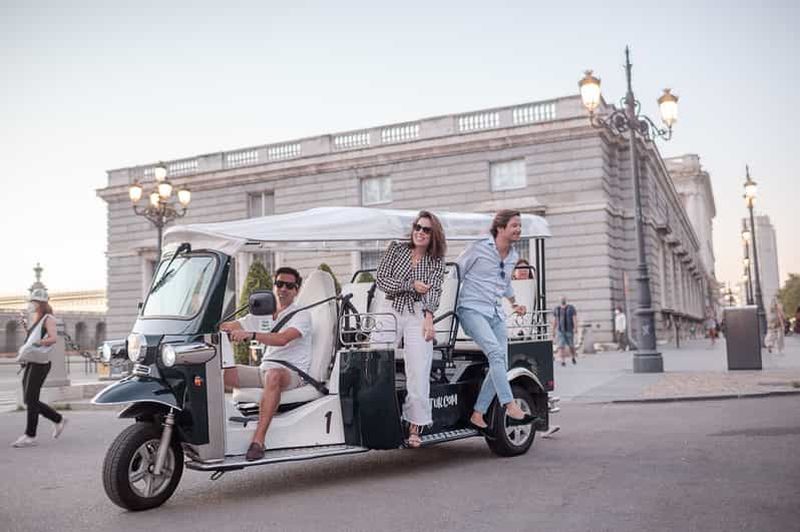 Billet Madrid : visite citadine privée en tuk-tuk électrique