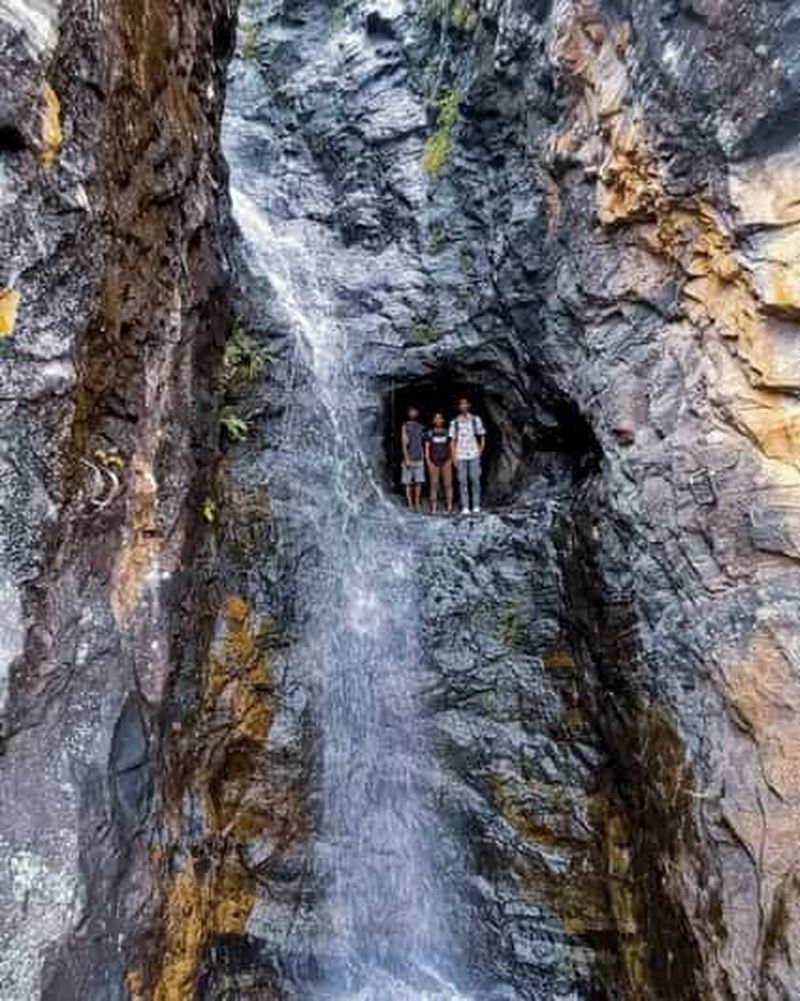 Billet Kandy : temple de la Dent, train et cascade souterraine