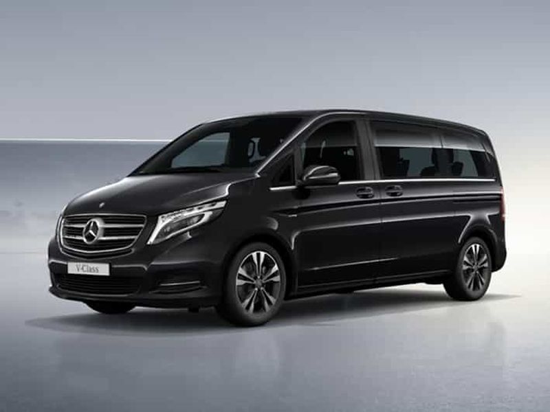 Billet Barcelone : transfert privé de l'aéroport au centre-ville en MERCEDES VAN 7 places