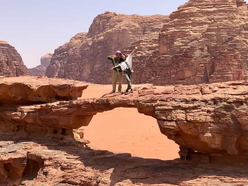 Billet Les temps forts du désert du Wadi Rum en Jeep (2 heures, matin ou soir)
