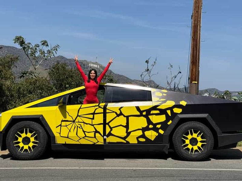 Billet Los Angeles : Visite de 30 minutes du Cybercamion Tesla sur le panneau d'Hollywood