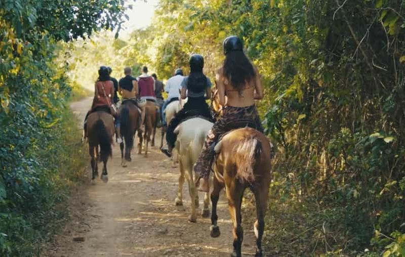 Billet Punta Cana : balade à cheval sur la plage de Macao et coucher du soleil