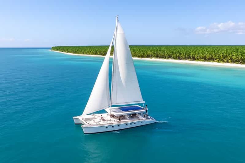 Billet Catamaran exclusif à Saona – Expérience en petit groupe