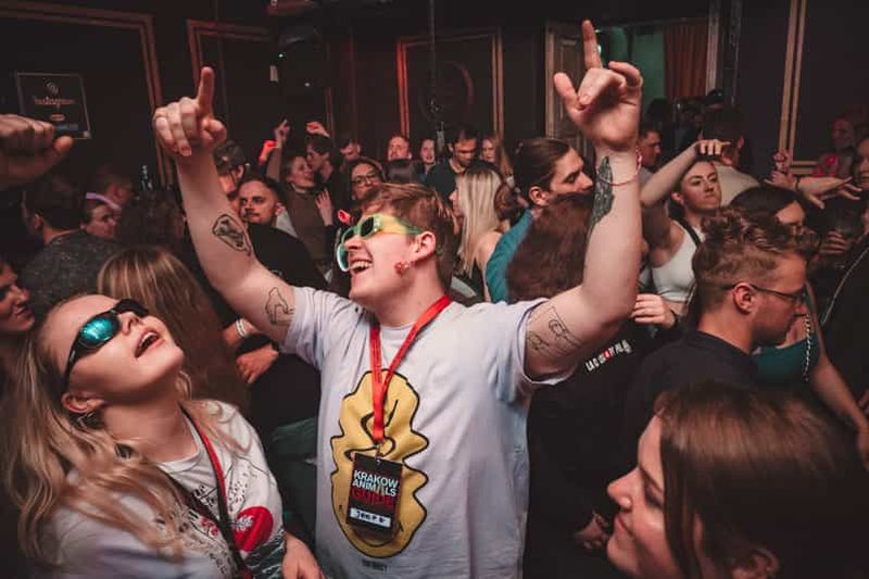 Billet Cracovie : Tournée des bars avec 1 heure de boissons alcoolisées illimitées