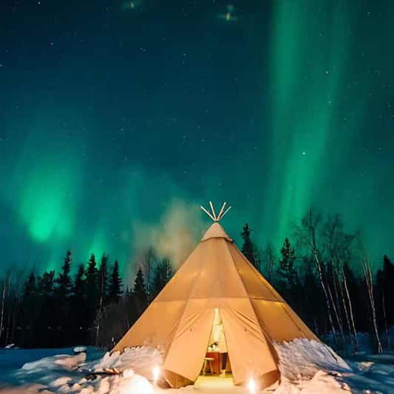 Billet Kiruna : dîner barbecue d'inspiration sami et chasse aux aurores boréales