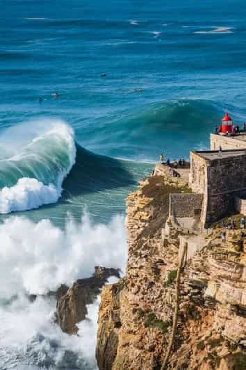 Billet Les vagues géantes de Nazaré et le village médiéval d'Óbidos