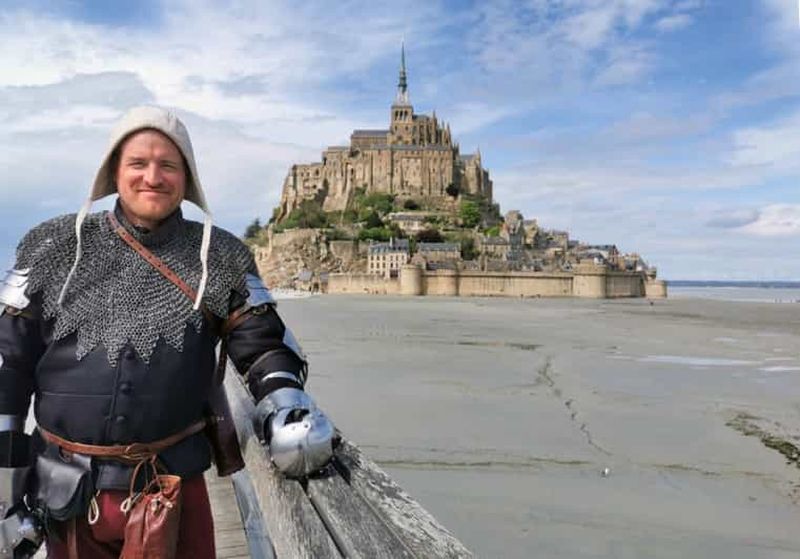Billet Mont-Saint-Michel : Visite guidée immersive au Moyen Âge