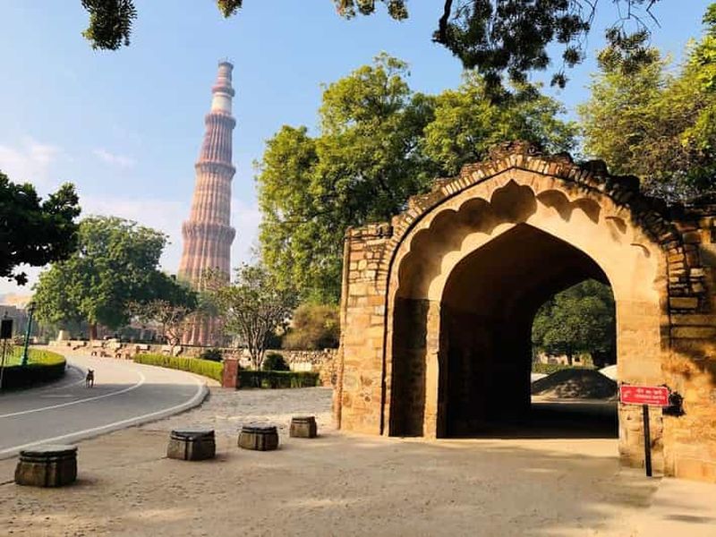 Billet Delhi : visite guidée de la porte de l'Inde, du Qûtb Minâr et de la tombe de Humayun