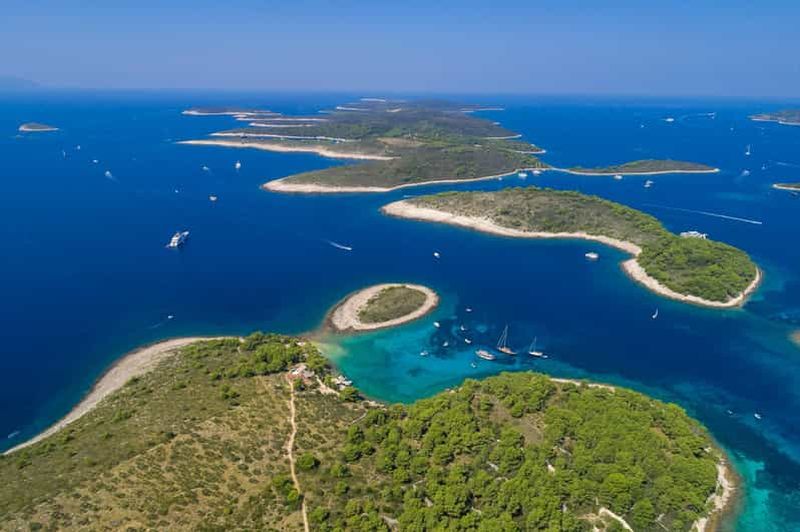Billet Hvar : Excursion en groupe dans les grottes bleues et vertes depuis Hvar
