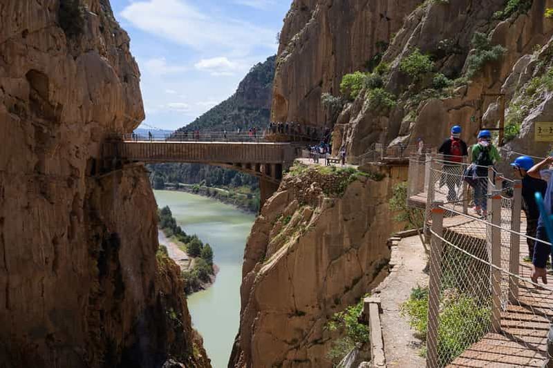 Billet Caminito del Rey : visite guidée avec une boisson et une navette