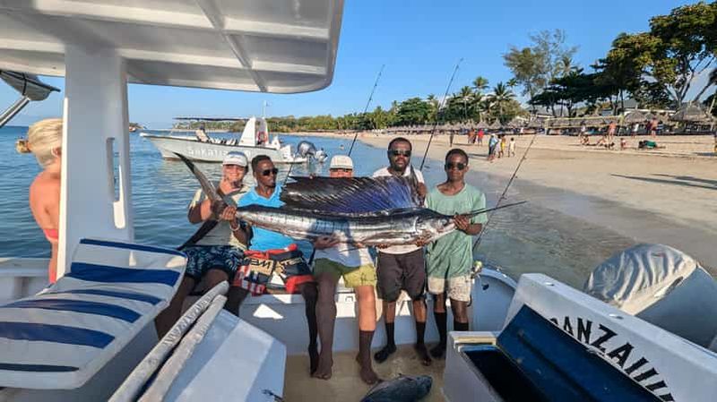 Billet Nosy Be : Excursion Privée de Pêche Sportive en Bateau