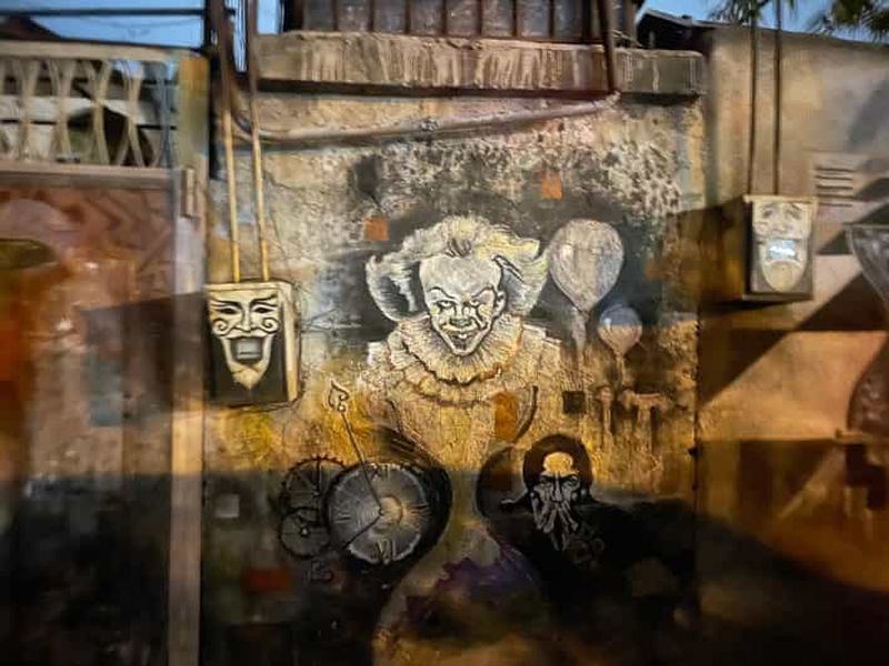 Billet Tbilissi : visite guidée à pied sur le thème des histoires criminelles et des récits cachés