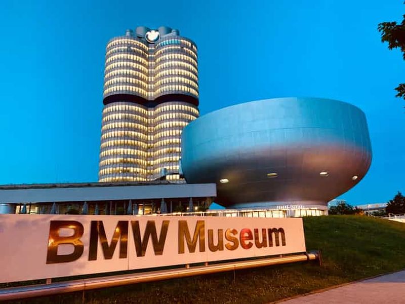 Billet Munich : Entrée au musée BMW et visite guidée privée du BMW Welt