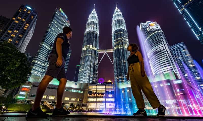 Billet Visite de nuit des tours Petronas de Kuala Lumpur et du théâtre Saloma