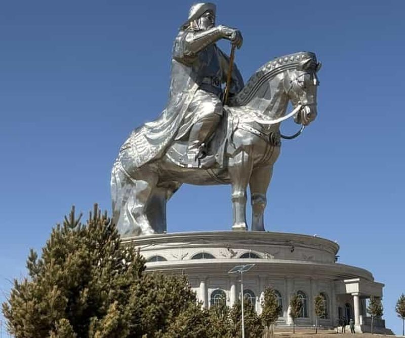 Billet Mongolie : visite de la statue de Gengis Khan et du parc national de Terelj