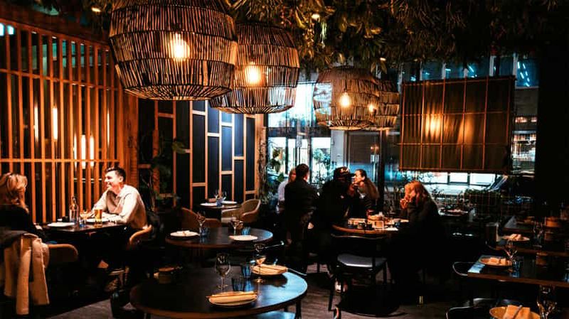 Billet Dîner japonais izakaya et spectacle de stand-up à Covent Garden