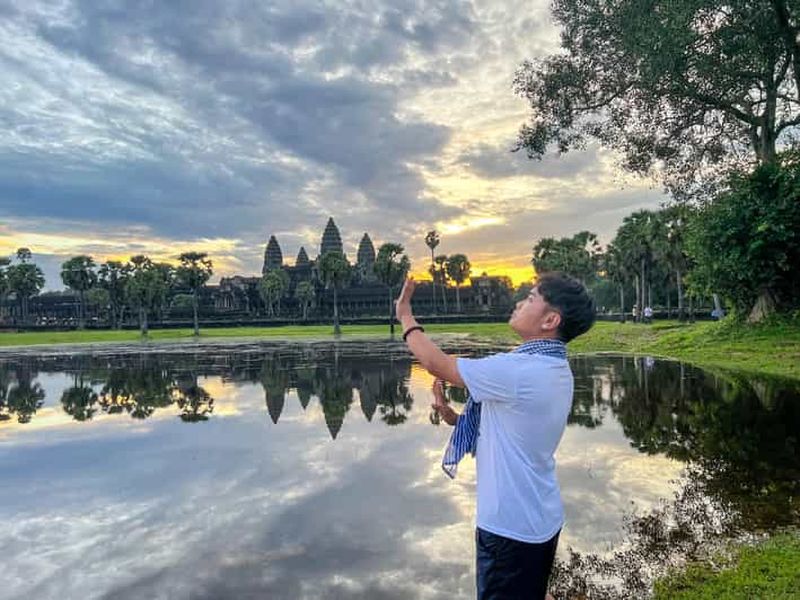 Billet Siem Reap : visite en petit groupe d'Angkor Wat au lever du soleil et petit-déjeuner
