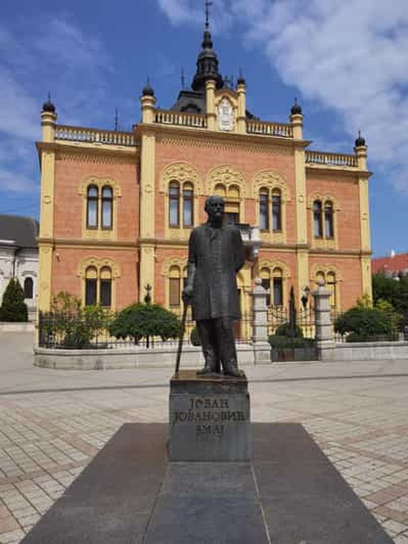 Billet Novi Sad et Fruska Gora : Visite guidée en français de l'Athènes serbe