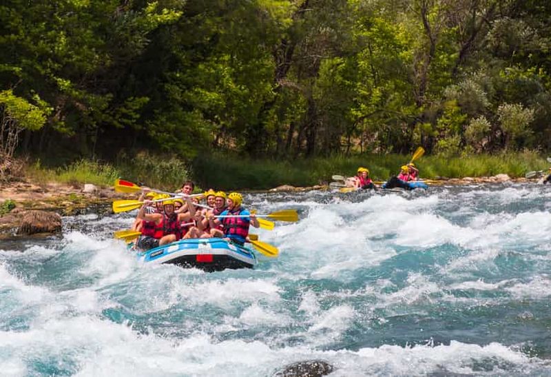 Billet Rafting en famille dans le canyon de Köprülü avec déjeuner et transfert