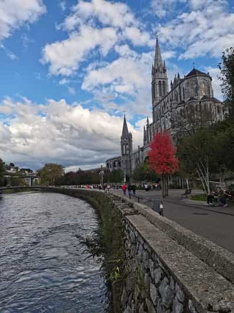 Billet Visite à pied de l'histoire de Lourdes en anglais