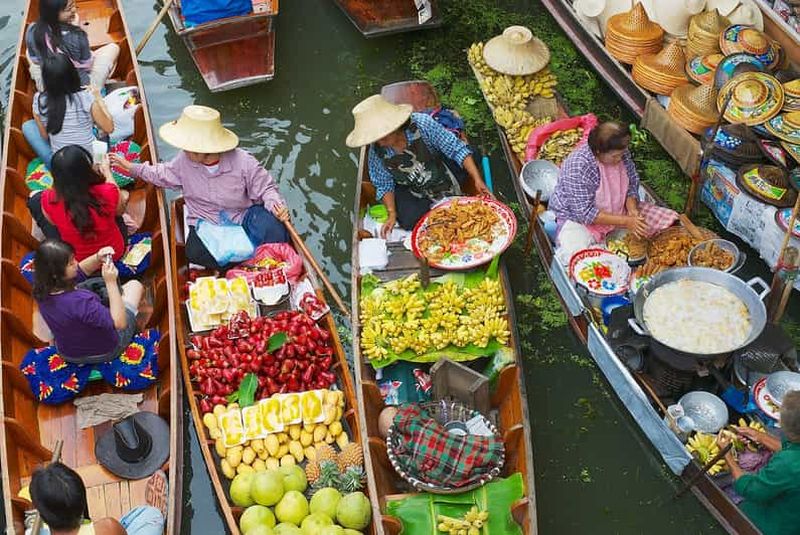 Billet Bangkok : marché de Maeklong et sortie en bateau sur le marché flottant