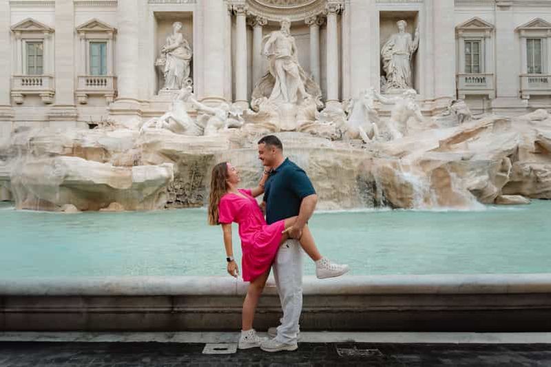 Billet Rome : séance photo privée à la fontaine de Trevi à l'heure dorée