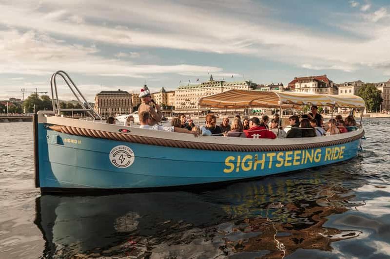 Billet Stockholm : visite guidée de la ville en bateau électrique ouvert
