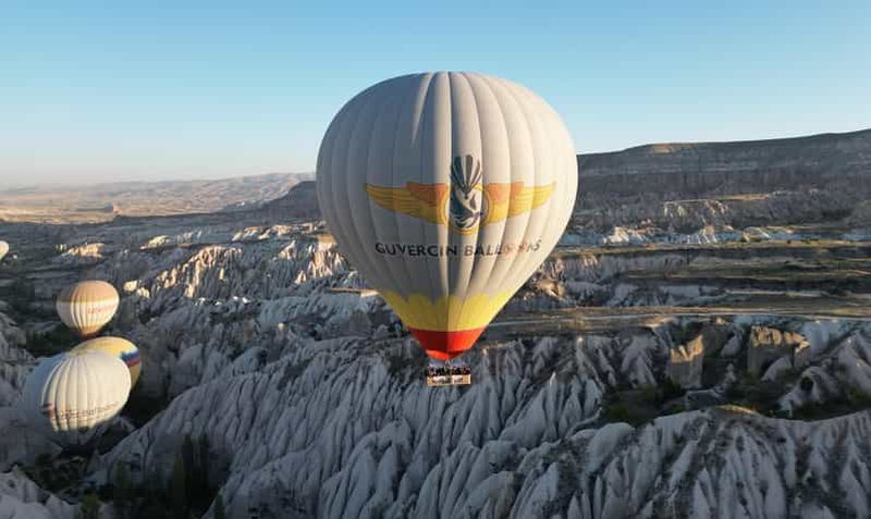 Billet Cappadoce : Vol en montgolfière au lever du soleil sur les cheminées de fées
